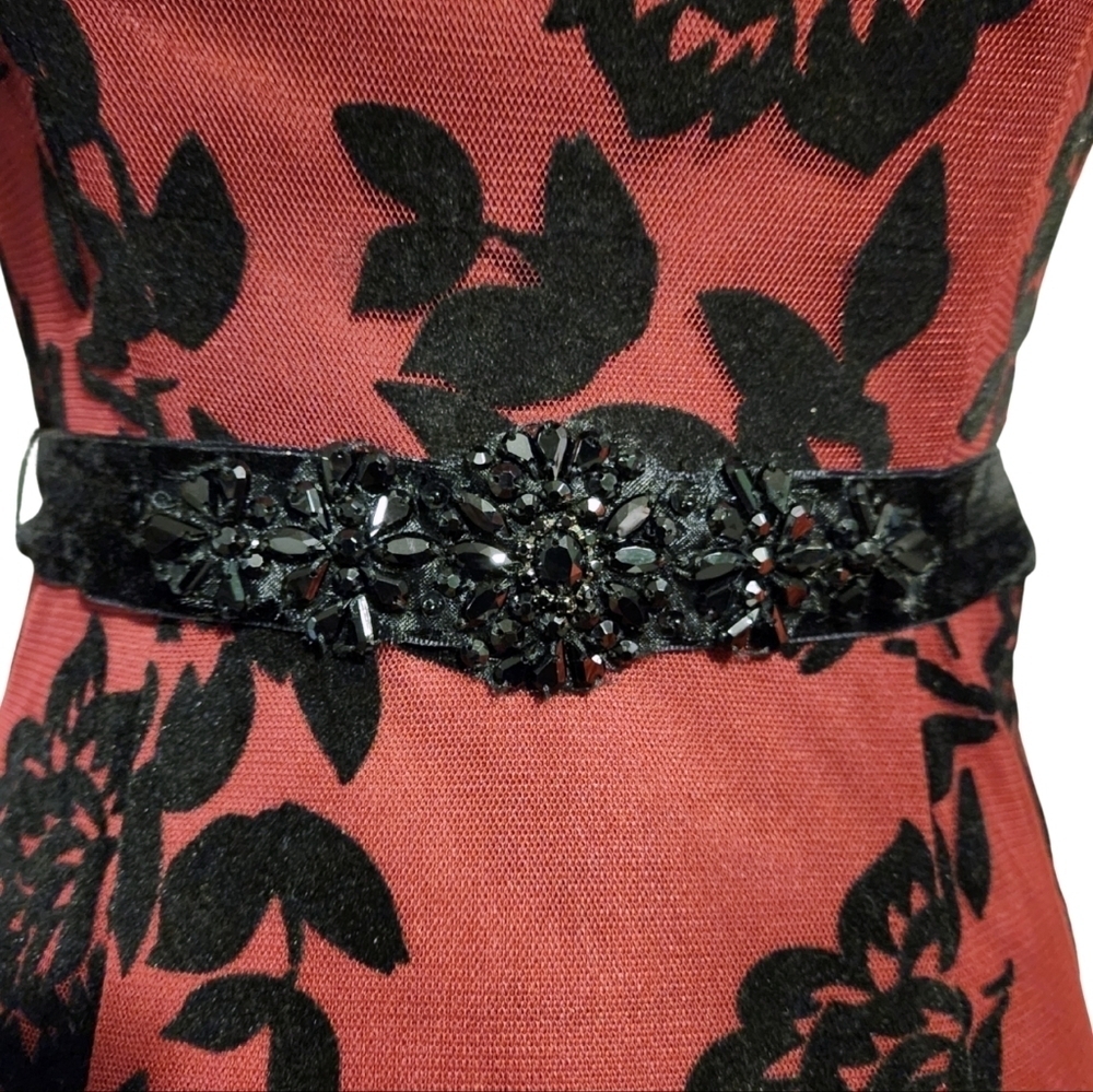 B. Darlin Strapless Burgundy Floral Dress - Picture 6 of 11